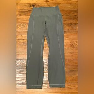 Lululemon Jogger women’s Size 4